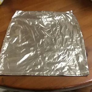 NWOT forever 21 gold mini skirt Medium
